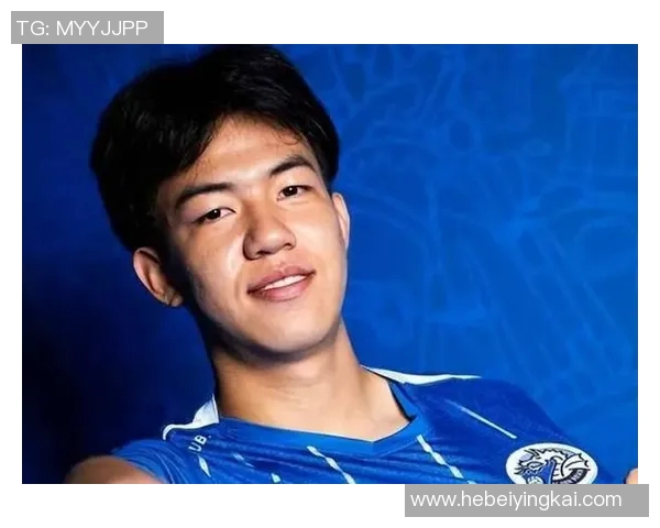 王博豪精准传球助力邓伯什突破防线展现团队默契与个人能力